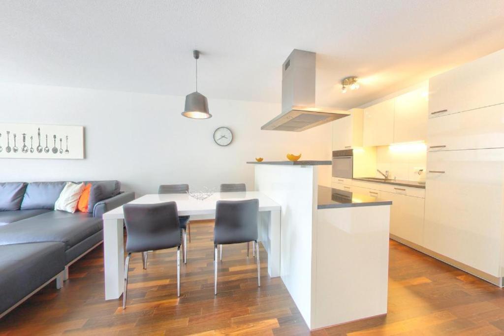 Relax And Recharge By The Lake! Modern Morges Apartments, Ap26 Bagian luar foto